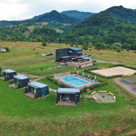Flandra Glamping Hotel Corbeni Exterior photo
