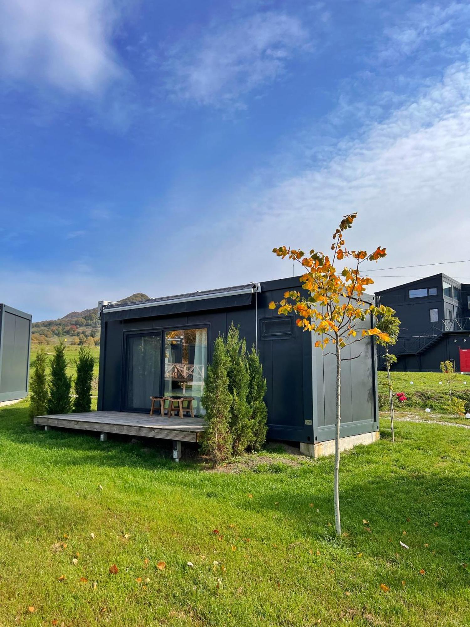 Flandra Glamping Hotel Corbeni Exterior photo