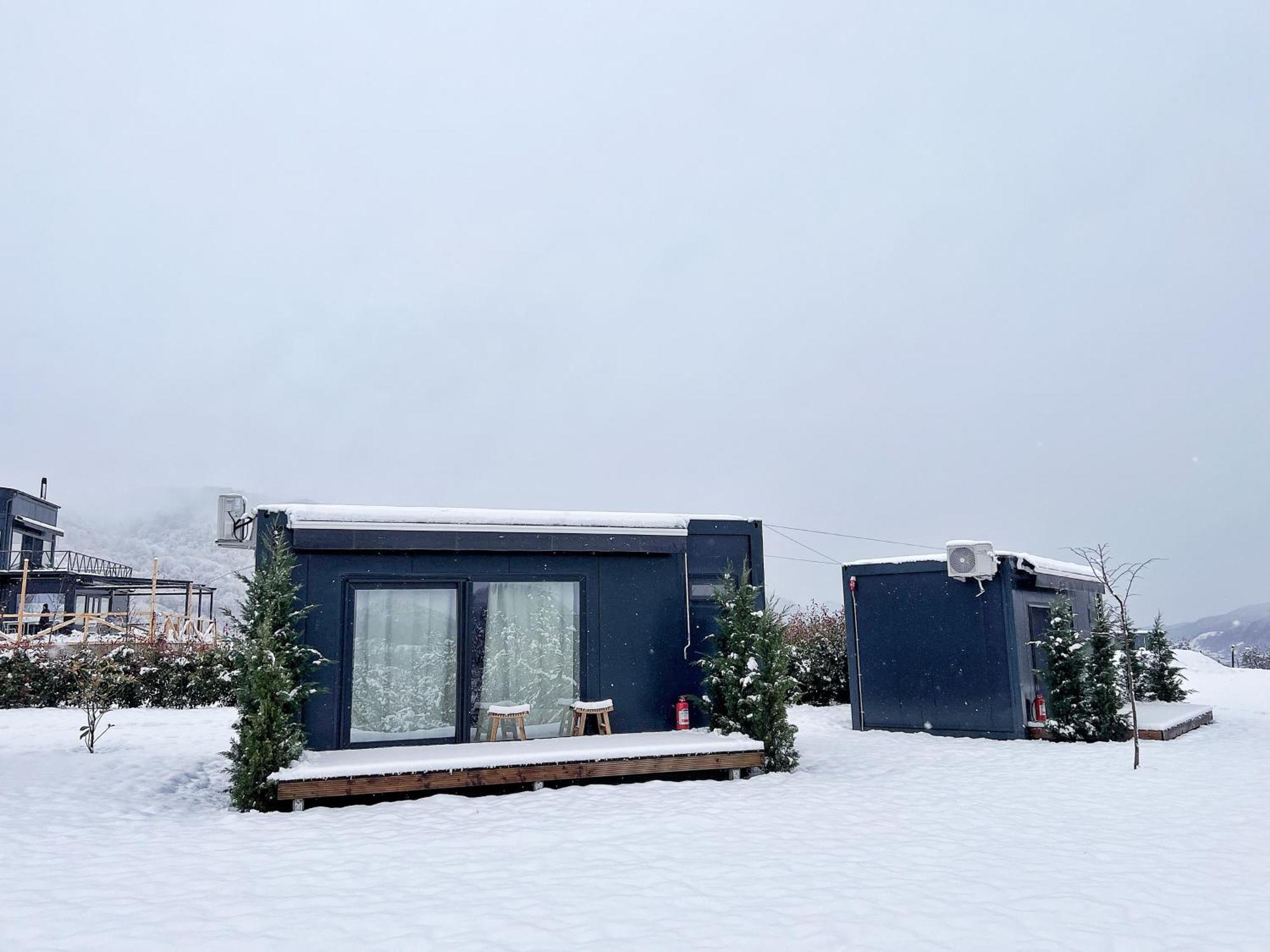 Flandra Glamping Hotel Corbeni Exterior photo