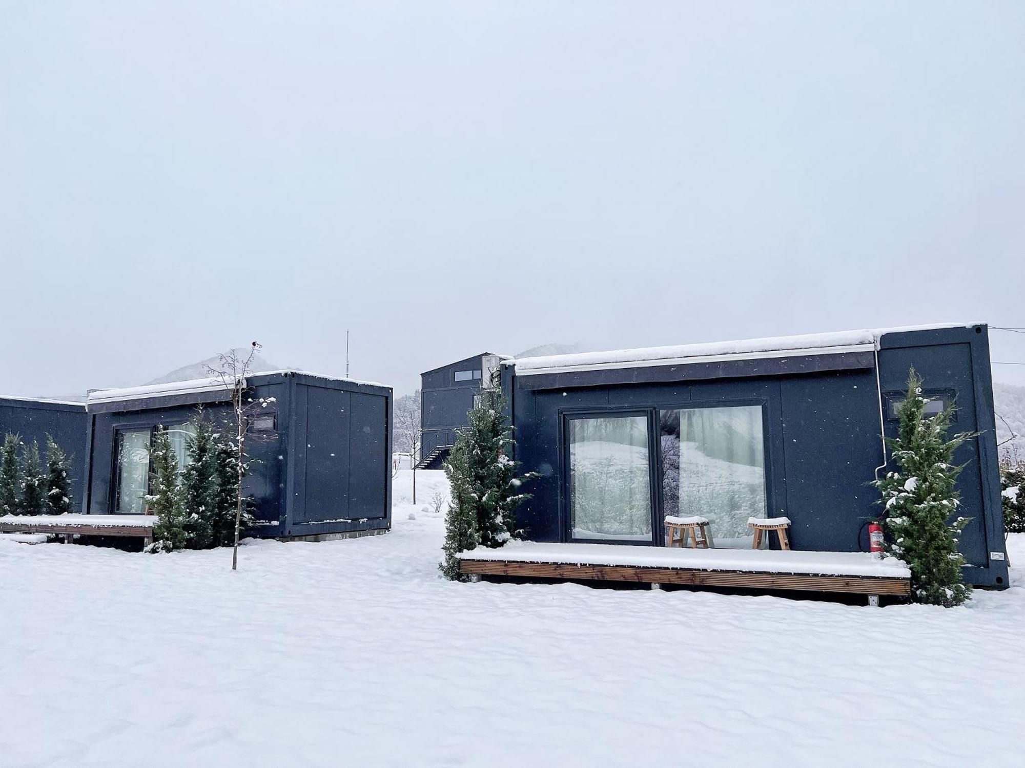 Flandra Glamping Hotel Corbeni Exterior photo