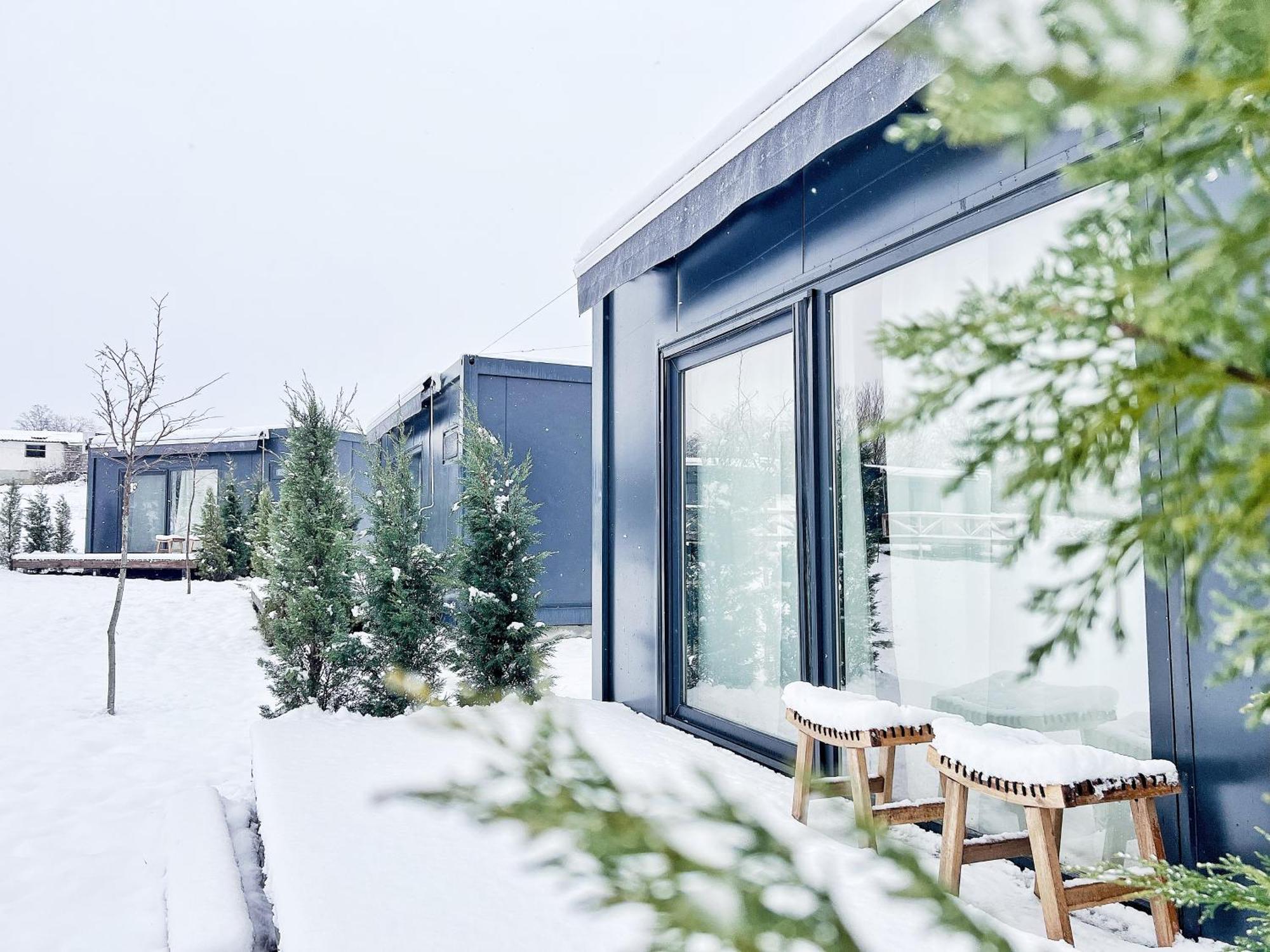 Flandra Glamping Hotel Corbeni Exterior photo