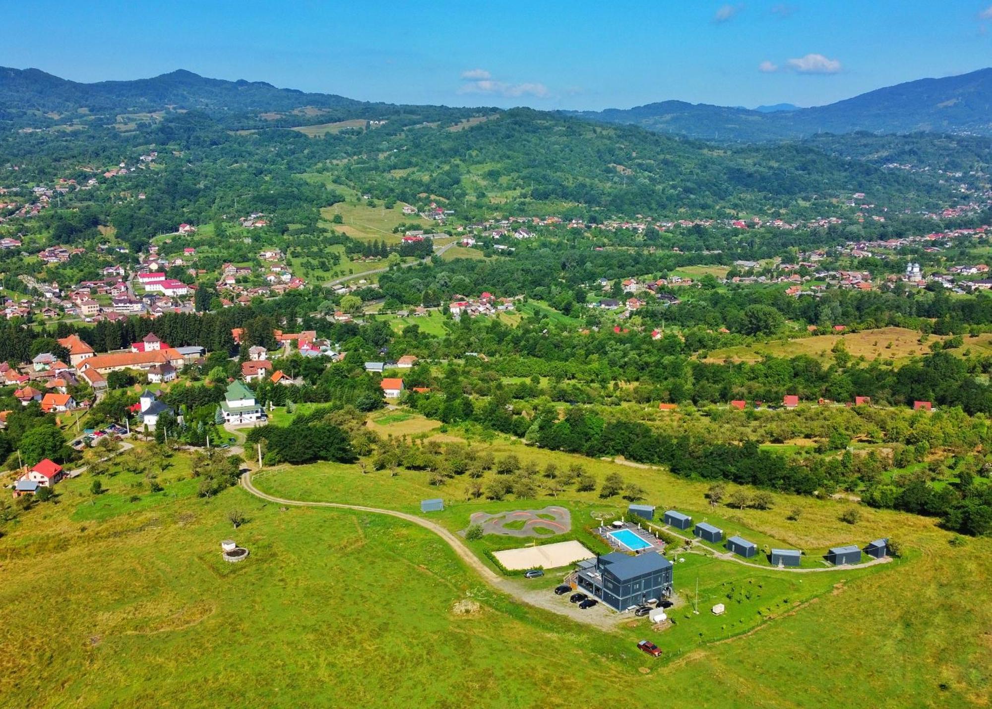 Flandra Glamping Hotel Corbeni Exterior photo