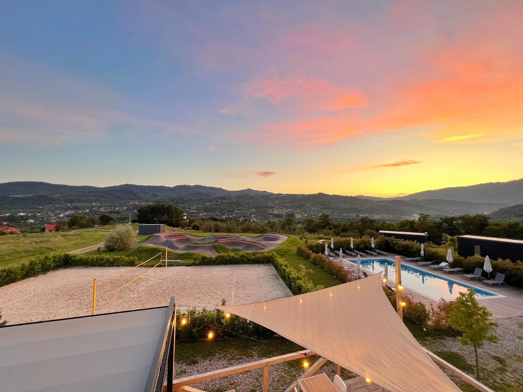 Flandra Glamping Hotel Corbeni Exterior photo