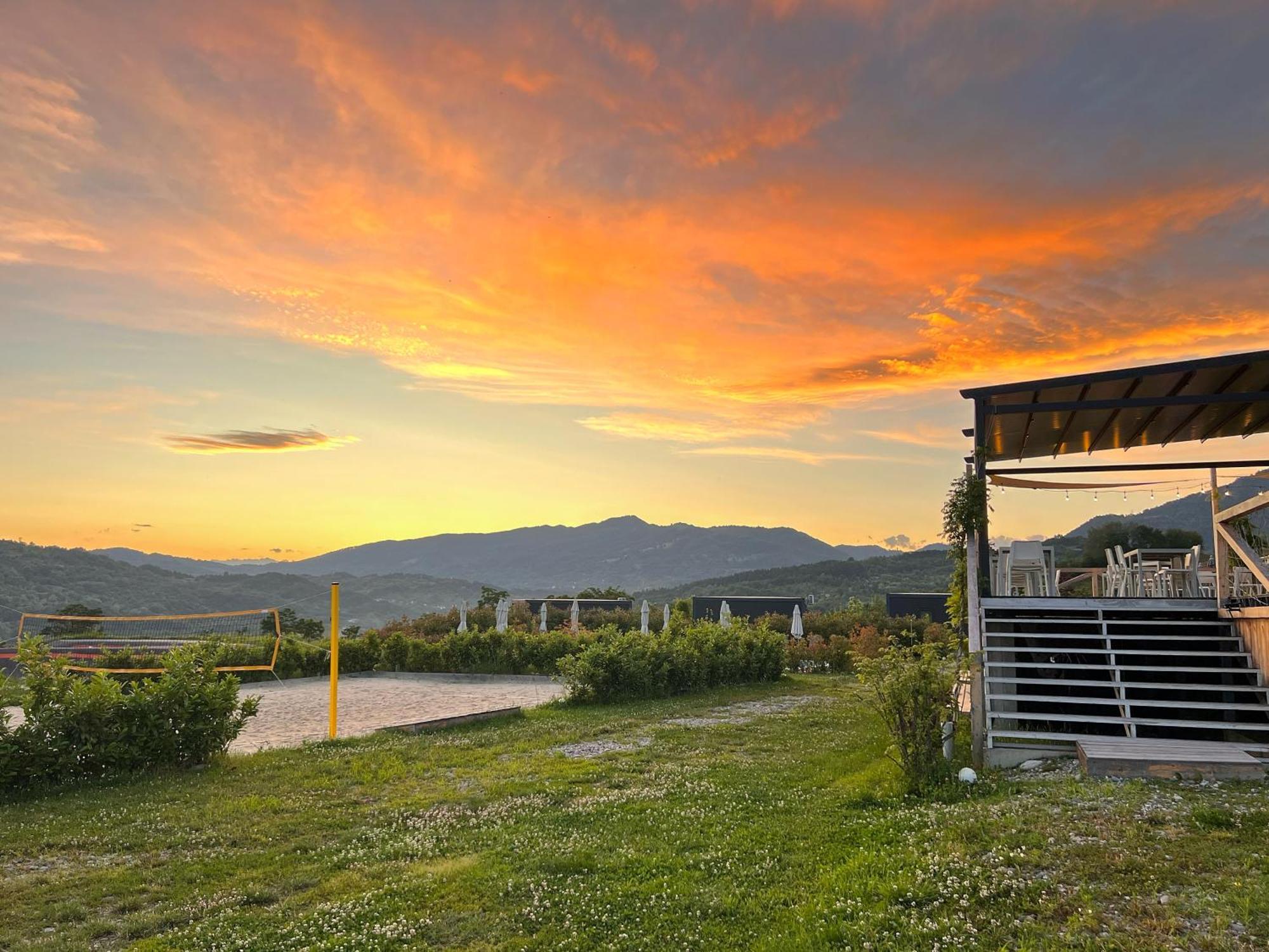 Flandra Glamping Hotel Corbeni Exterior photo